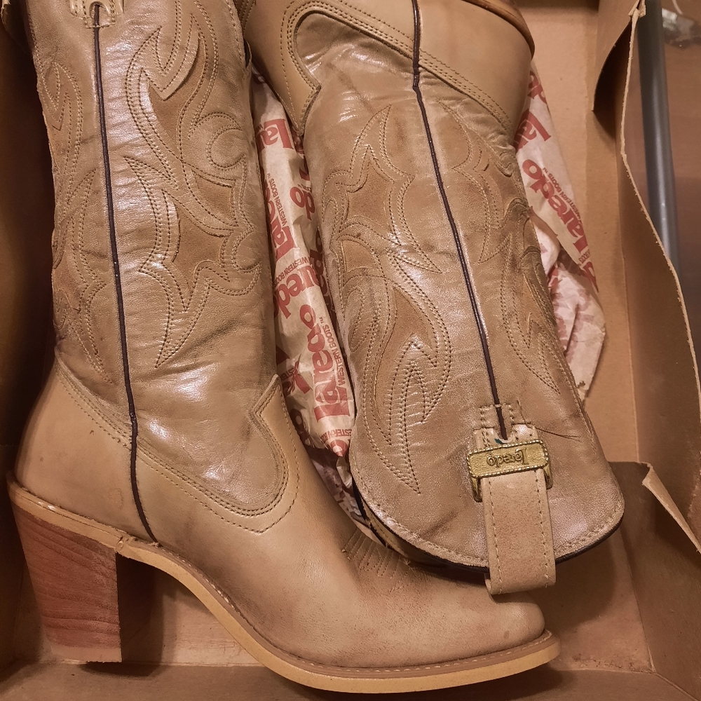 Laredo womens boots size 8